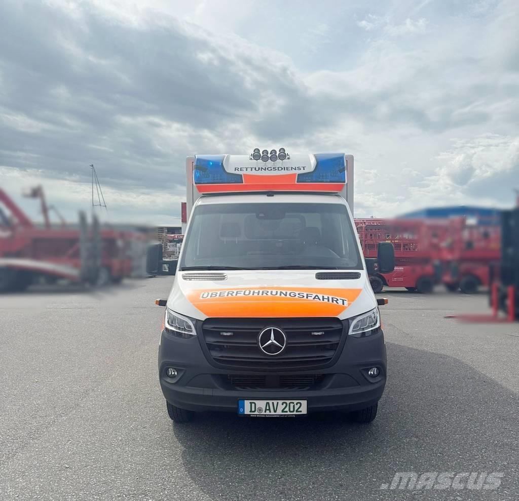 Mercedes-Benz 100 D Ambulanssit