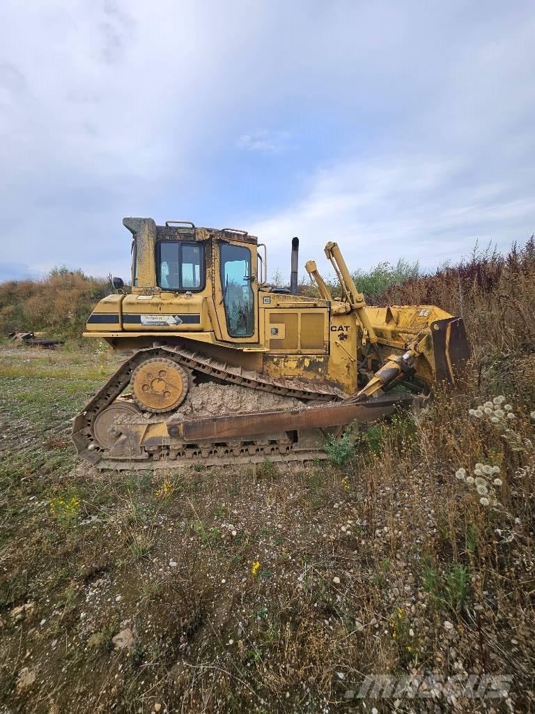 CAT D6h Telaketjupuskutraktorit