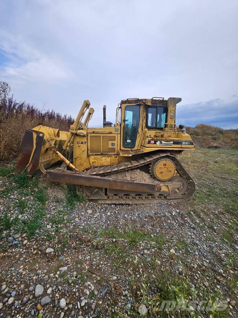 CAT D6h Telaketjupuskutraktorit