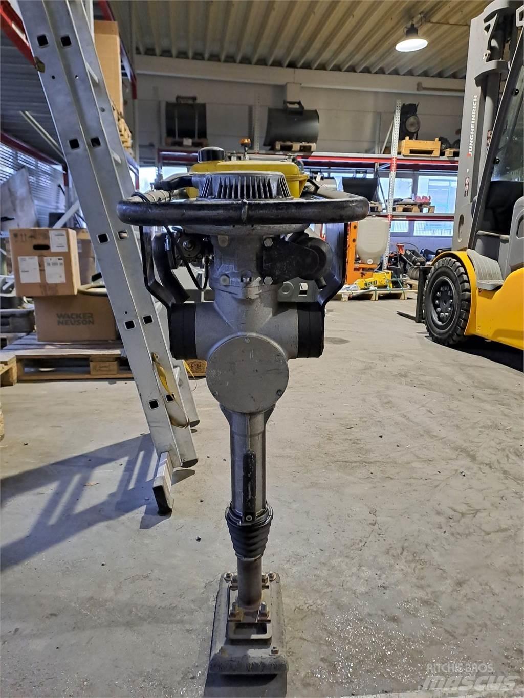 Wacker Neuson BS30 Täryvasarat