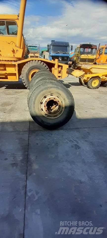 Bridgestone 13R22.5 Renkaat ja vanteet