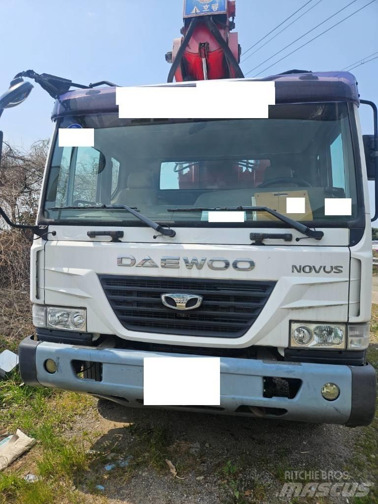 Horyong SKY450 Nostolava-autot