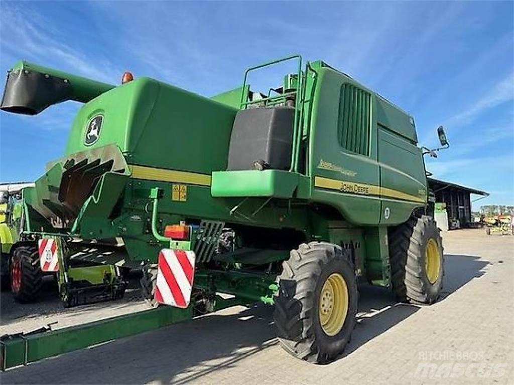 John Deere W550 Leikkuupuimurit