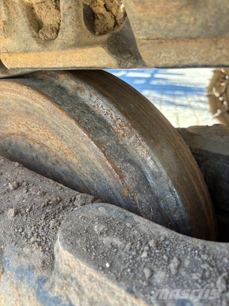 CAT 320 Telakaivukoneet