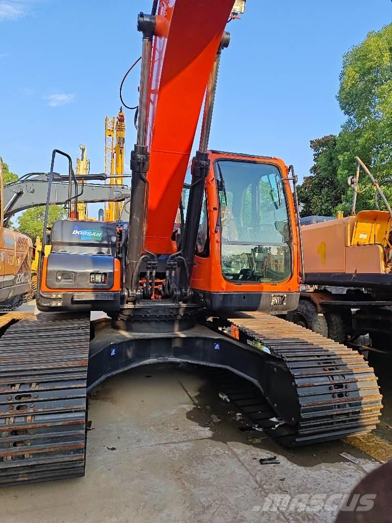 Doosan DX225LC-9C Telakaivukoneet