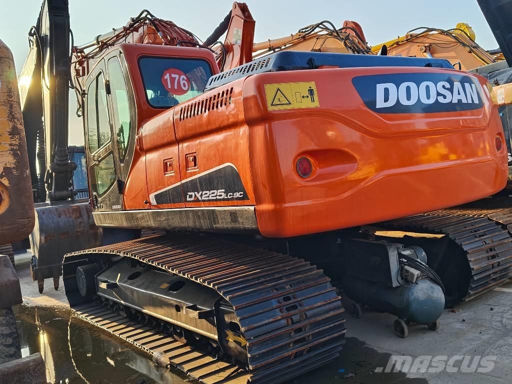 Doosan DX225LC-9C Telakaivukoneet