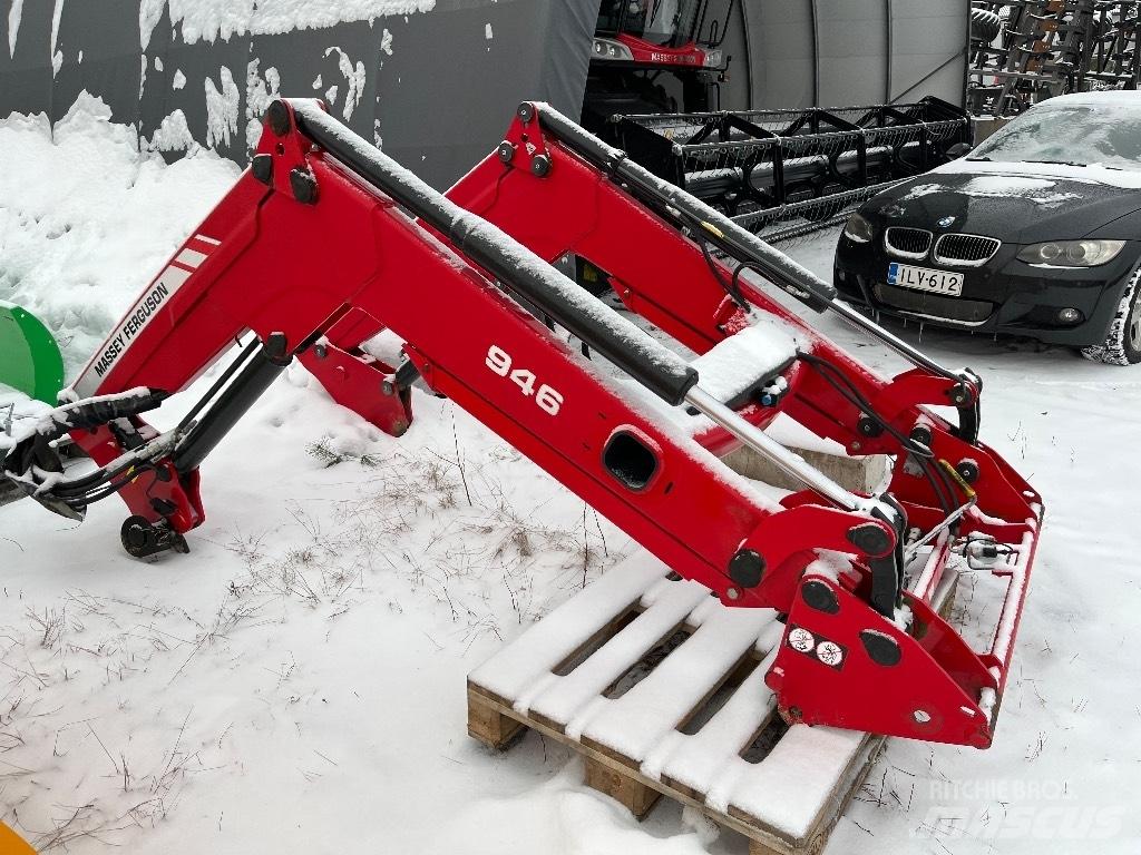 Massey Ferguson 945 Etukuormaimet ja kaivuulaitteet