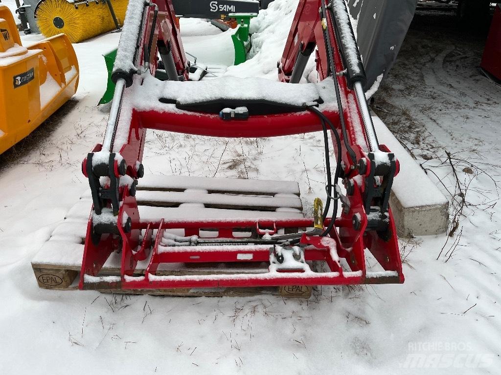 Massey Ferguson 945 Etukuormaimet ja kaivuulaitteet