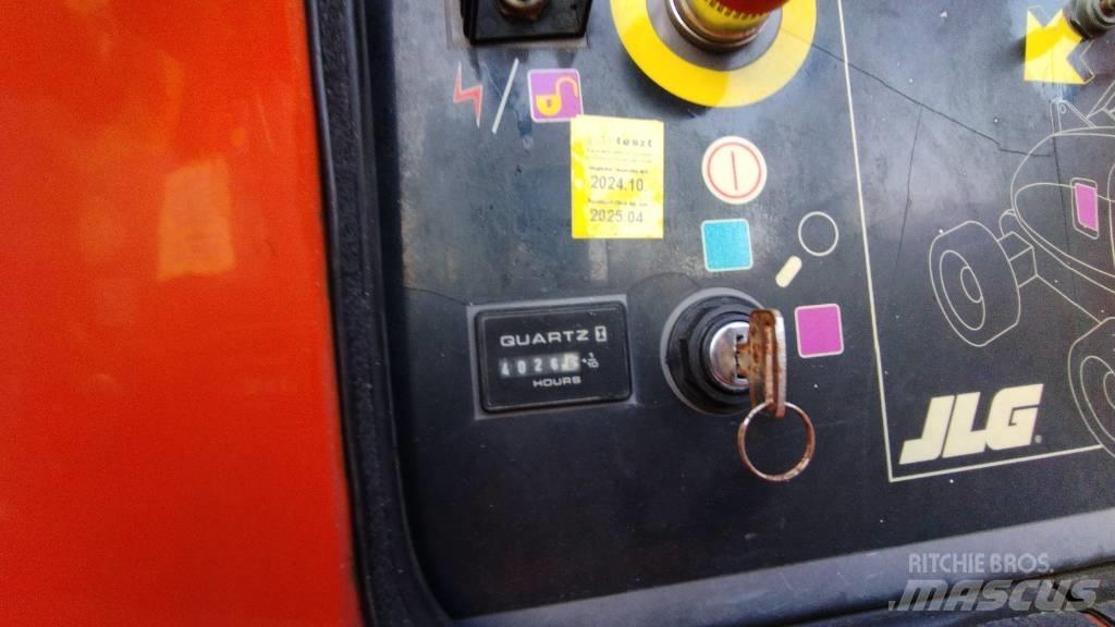 JLG 800 AJ Kuukulkijat