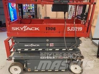 SkyJack SJ 3219 Saksilavat