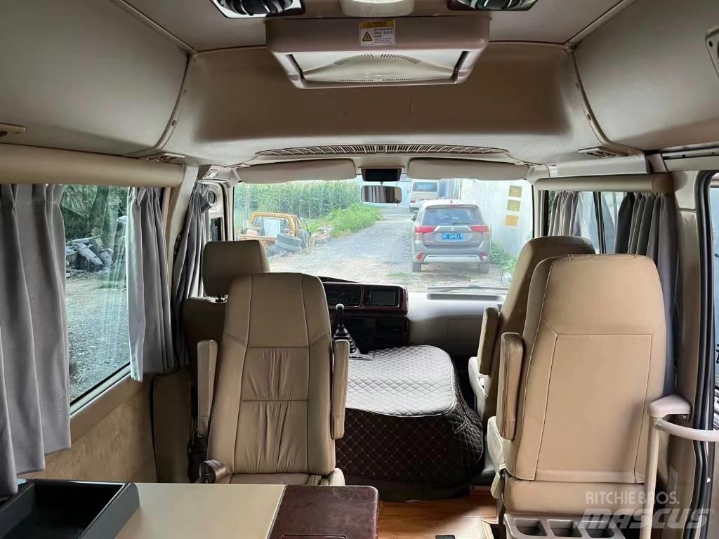 Toyota Coaster Bus Minibussit