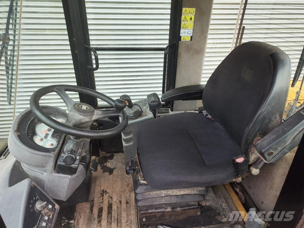 CAT 930G Pyöräkuormaajat