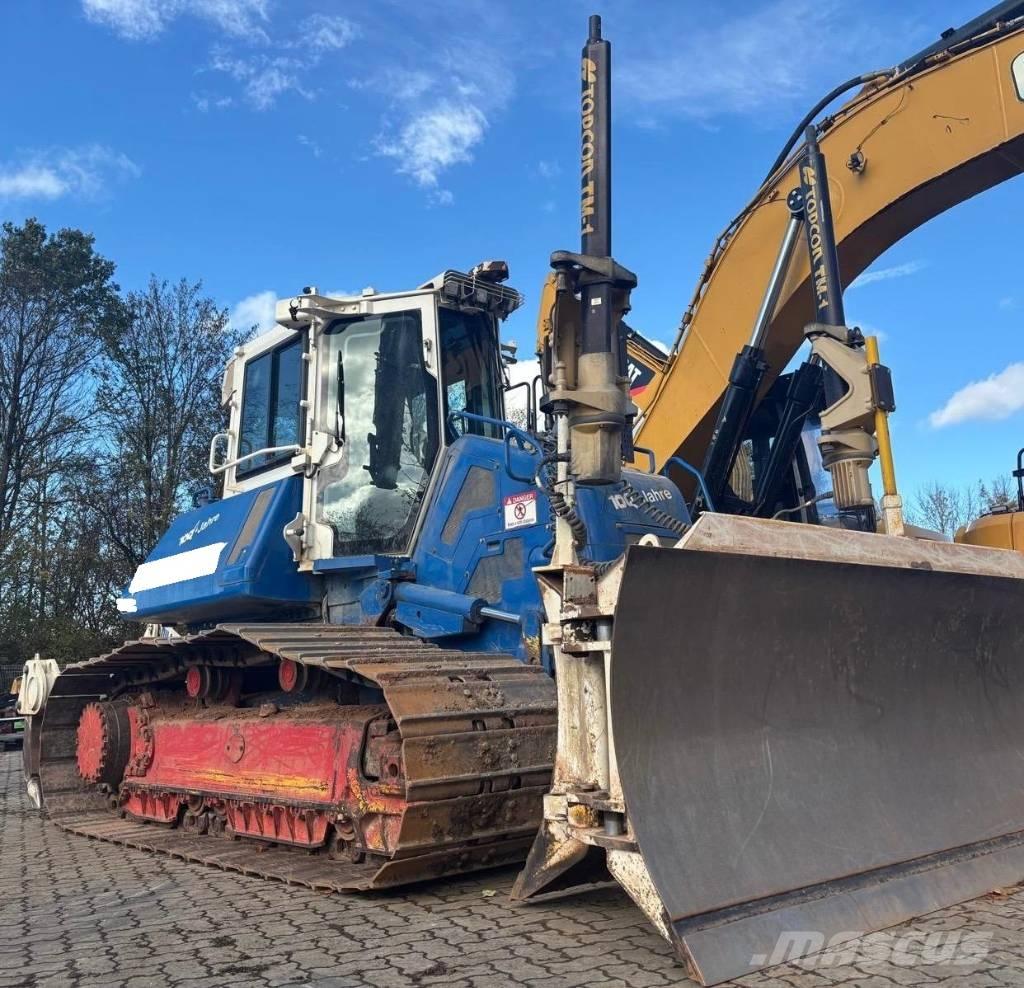 Komatsu D61PX-24 Telaketjupuskutraktorit