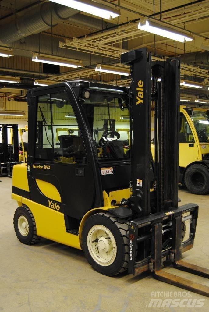 Yale GPD30VX Dieseltrukit