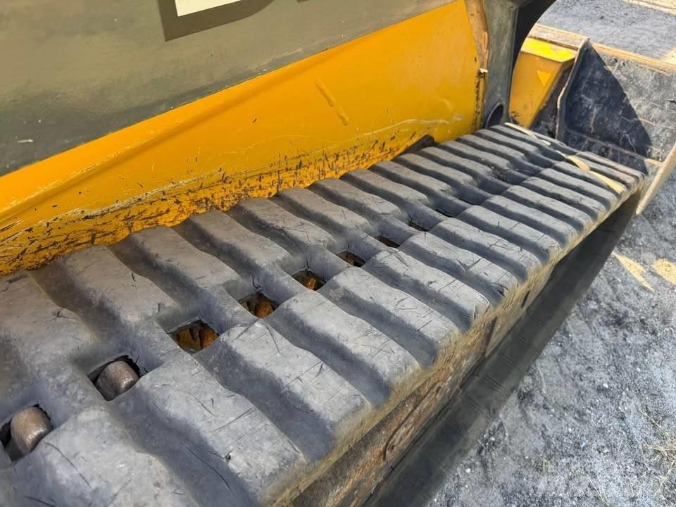 John Deere 325G Liukuohjatut kuormaajat