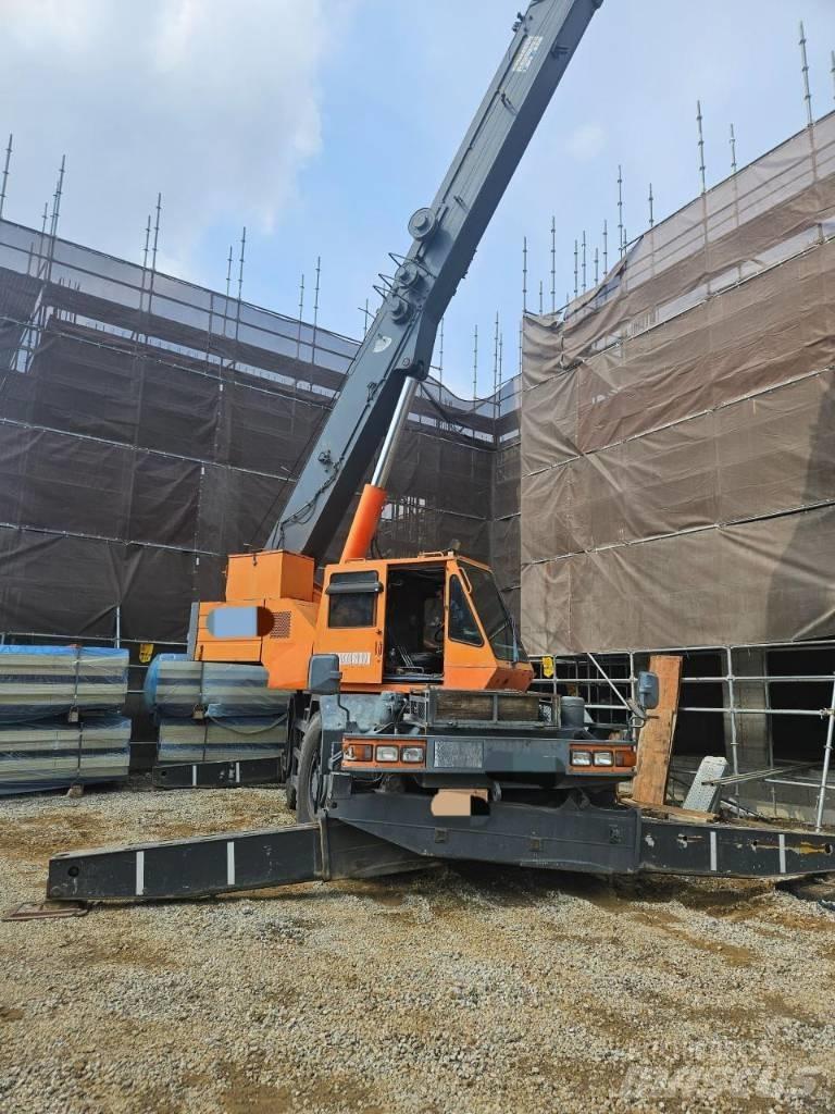 Komatsu LW 250 RT-nosturit