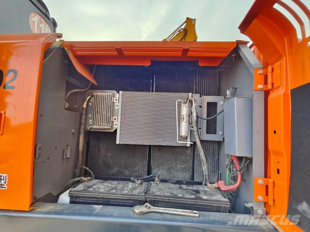 Hitachi ZX 210 Telakaivukoneet