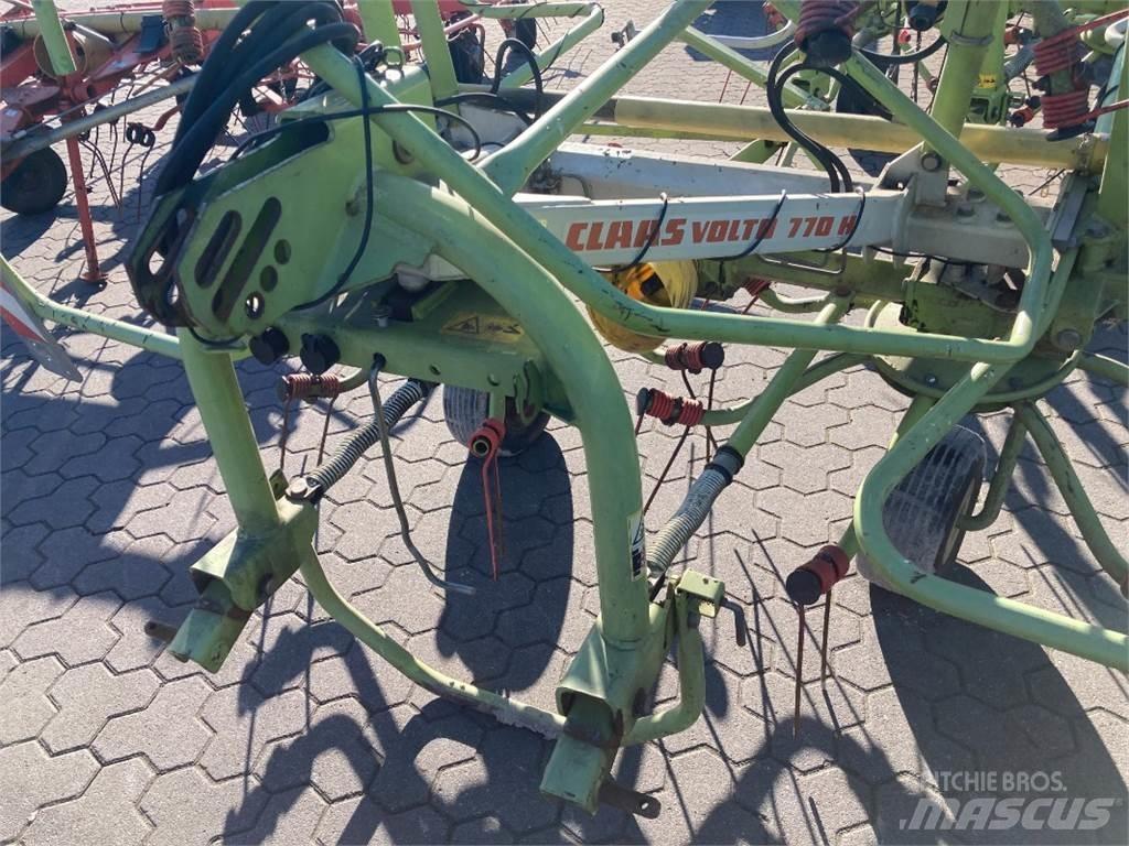 CLAAS Volto 770 Pöyhimet ja haravat