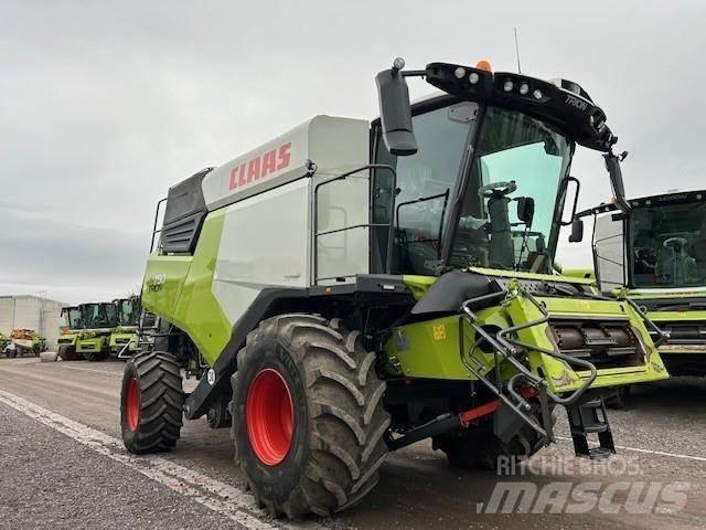 CLAAS TRION 750 Leikkuupuimurit