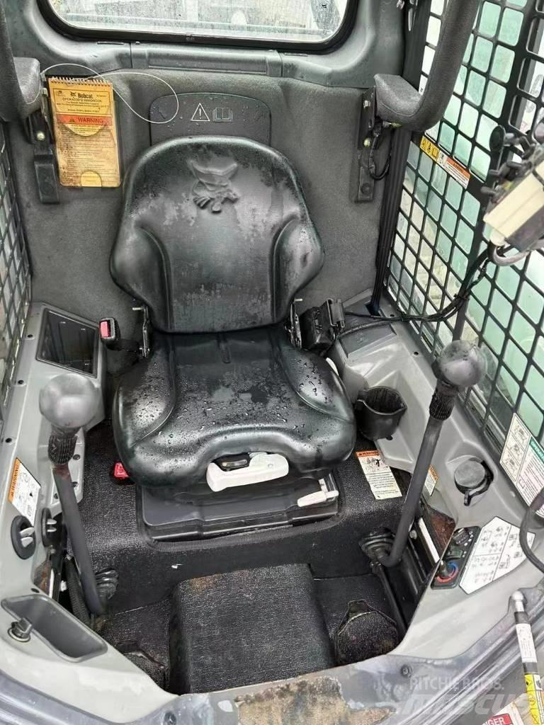 Bobcat S 750 Liukuohjatut kuormaajat