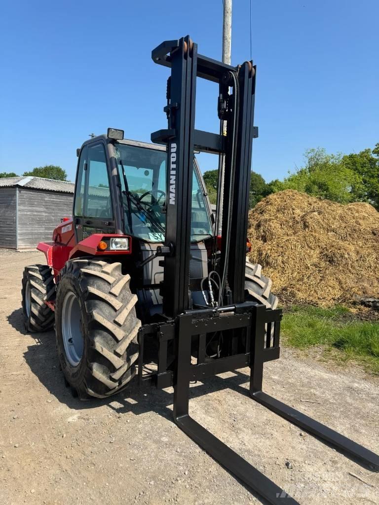 Manitou M 26.4 Maastotrukit