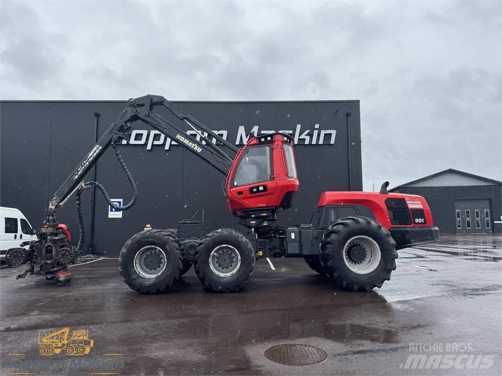 Komatsu 951 Harvesterit