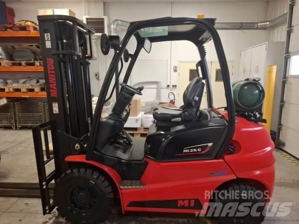 Manitou MI25G Maastotrukit