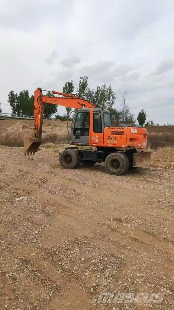 Hitachi ZX130W Pyöräkaivukoneet