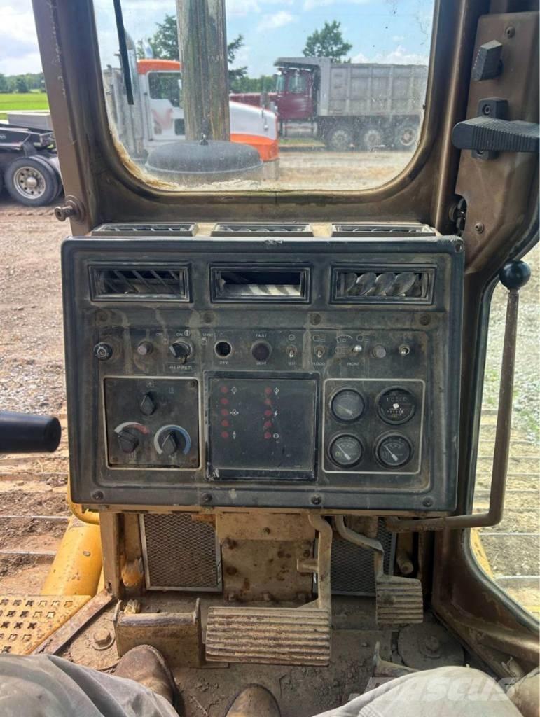 CAT D 5 H XL Telaketjupuskutraktorit