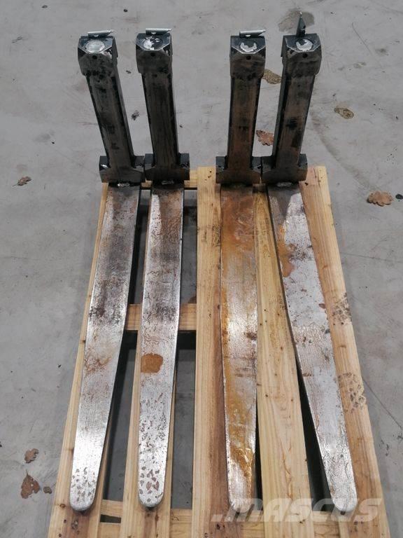  VORKENSET . Haarukat