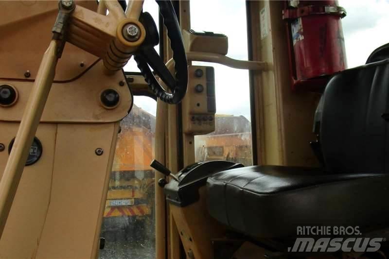 CAT 140H Tiehöylät