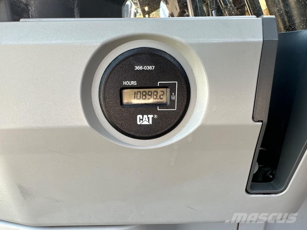 CAT 320FL Telakaivukoneet