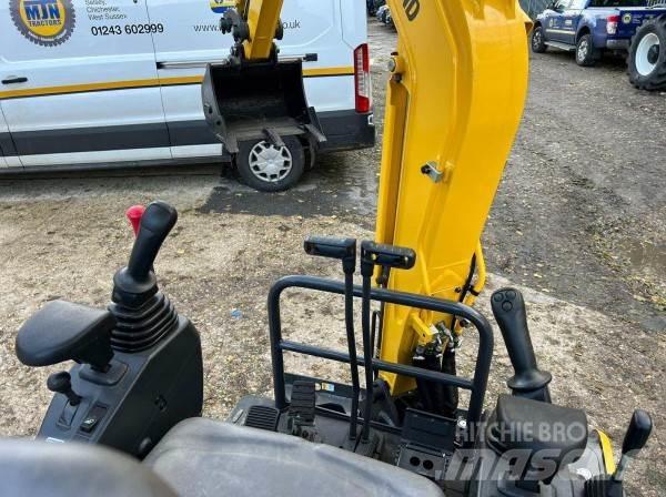 New Holland E17C Traktorit