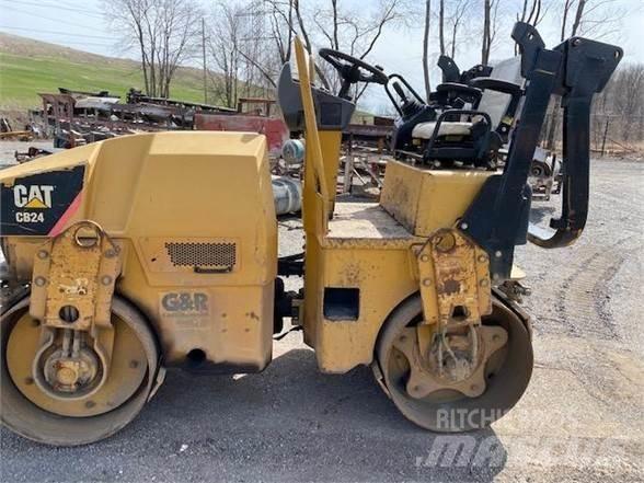 CAT CB24 Yksivalssijyrät