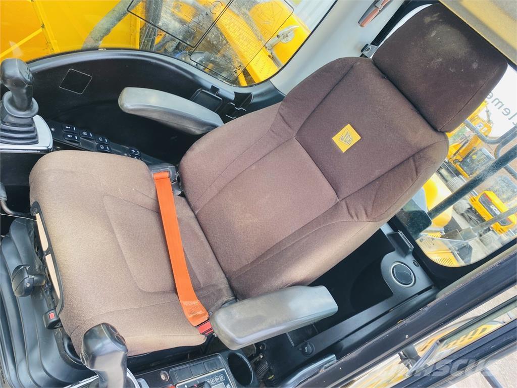 JCB JS130LC Telakaivukoneet