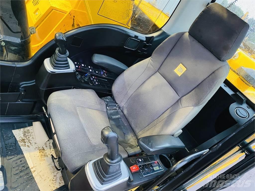 JCB JS220LC Telakaivukoneet