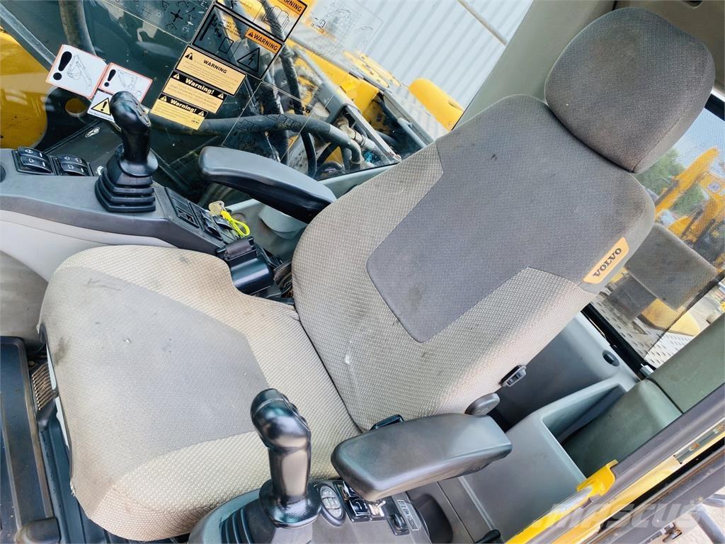 Volvo EC210CL Telakaivukoneet
