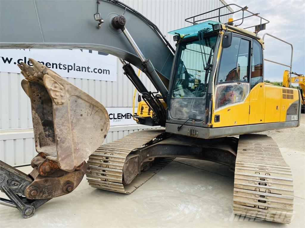 Volvo EC210CL Telakaivukoneet