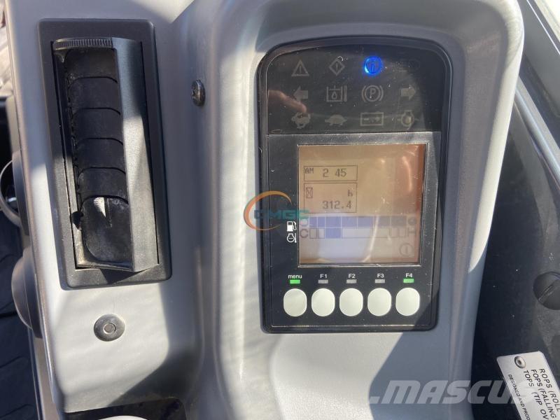 Yanmar VIO38-6 Pyöräkaivukoneet