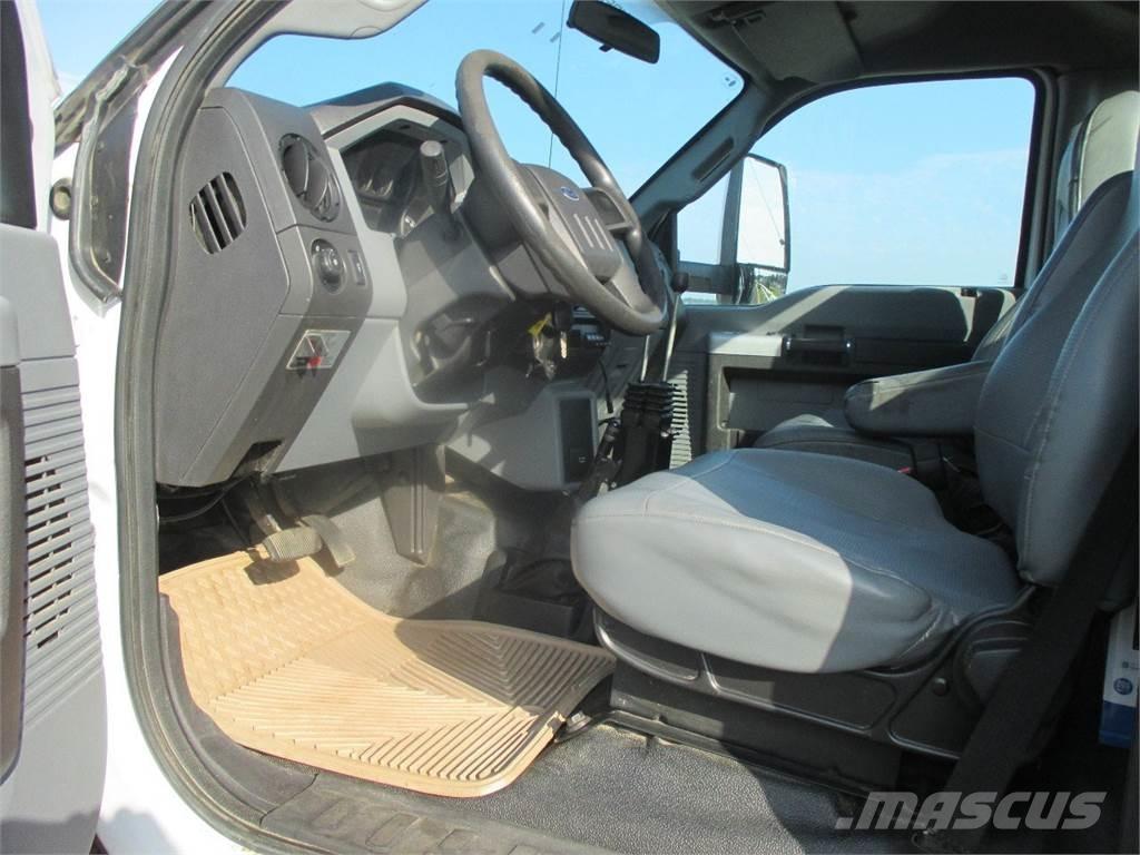 Ford F750 Koukkulava kuorma-autot