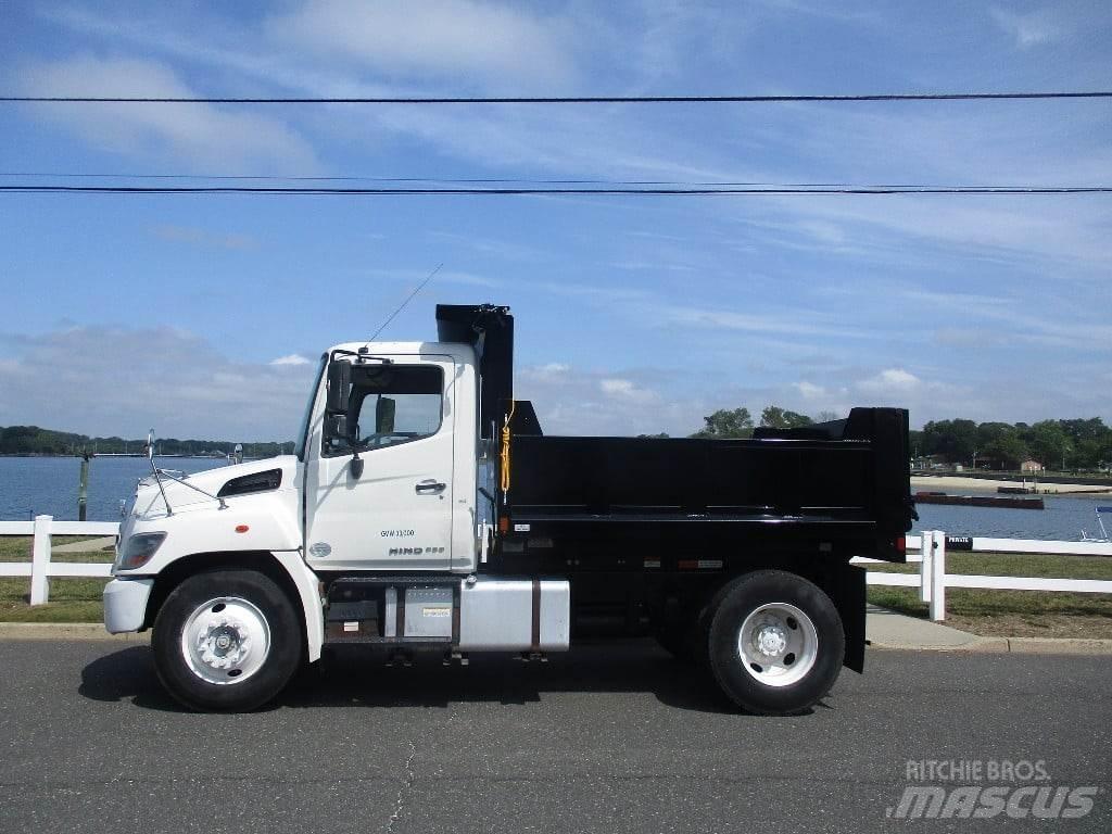 Hino 338 Sora- ja kippiautot