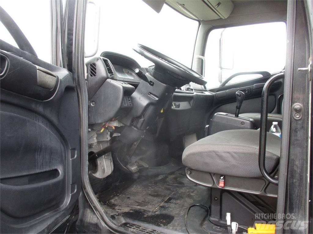 Hino 338 Sora- ja kippiautot