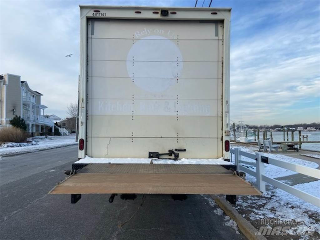 Isuzu FTR Umpikorikuorma-autot