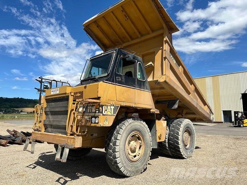 CAT 771D Maansiirtoautot
