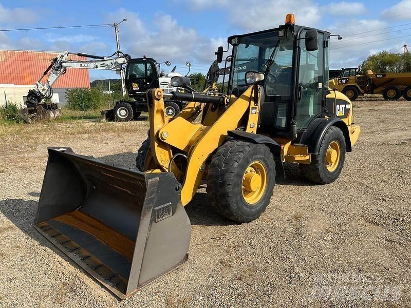 CAT 906H Pyöräkuormaajat