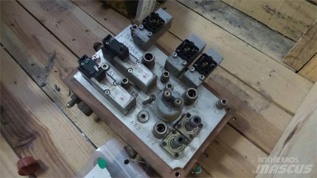Bell B30D Ohjaamo ja sisusta