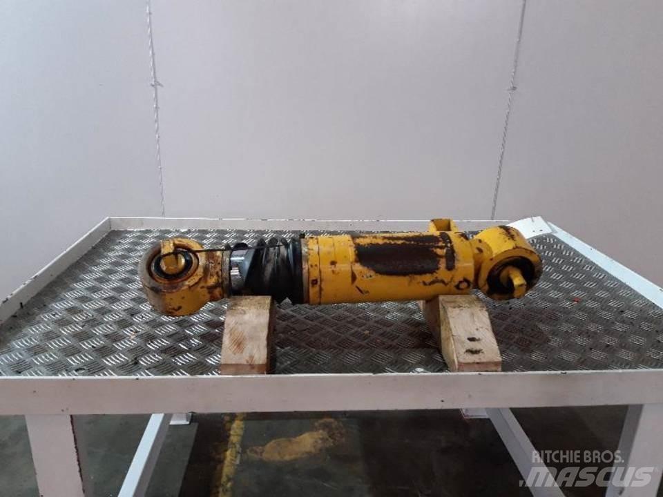 Bell B30D Ohjaamo ja sisusta