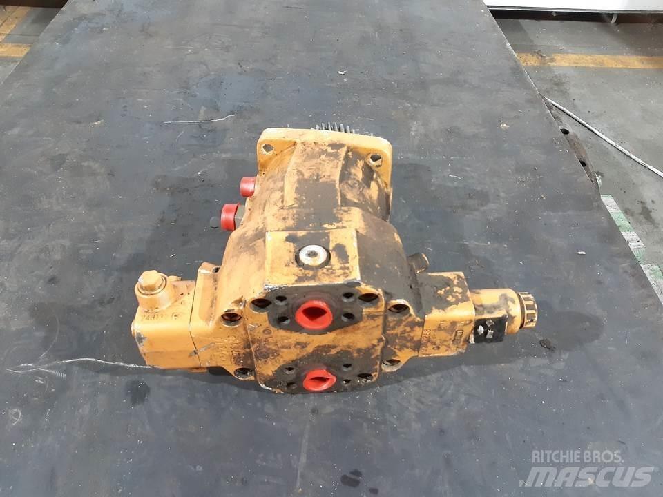 CASE 121D Hydrauliikka