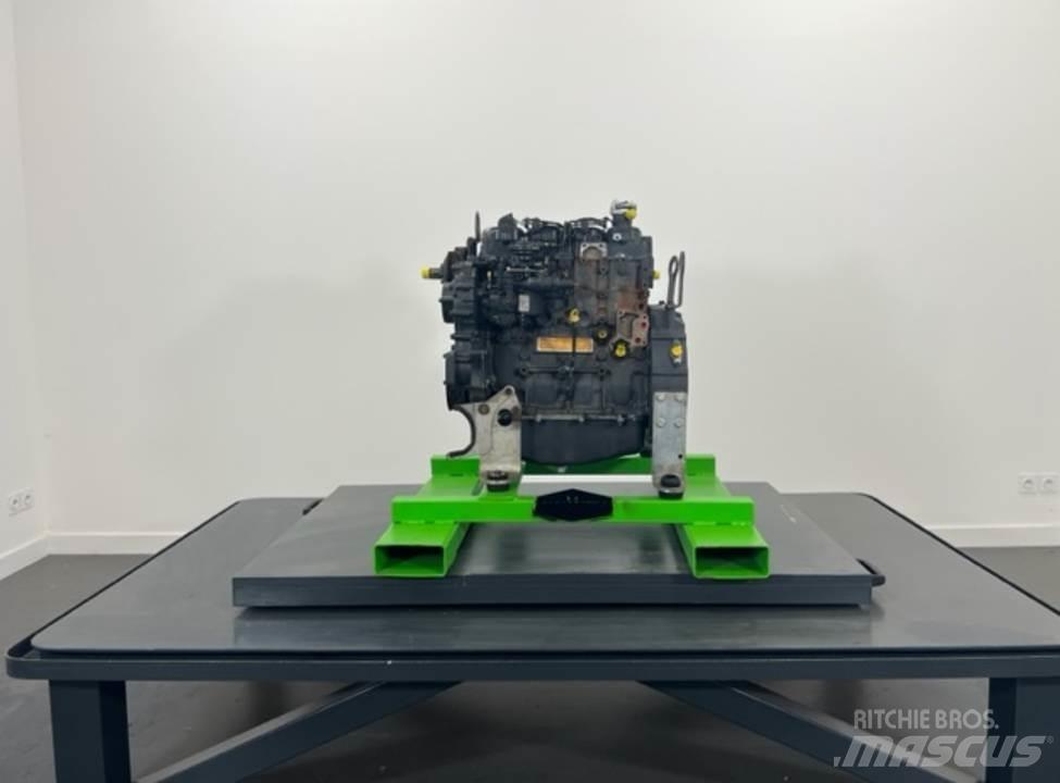 CASE 221E Moottorit