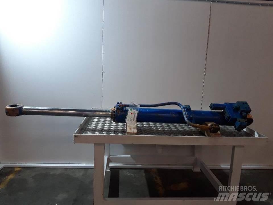CASE 688B Hydrauliikka
